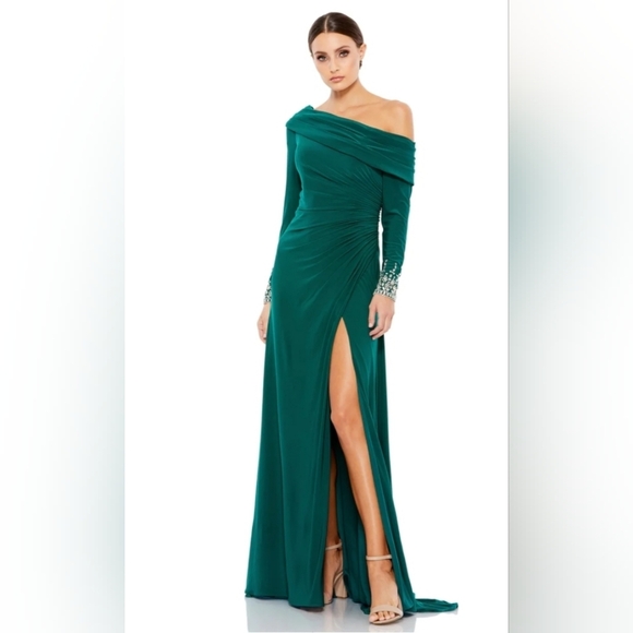 NWT Mac Duggal, Beaded Cuff Drop Shoulder Faux Wrap Gown, Emerald, Size‎ 4 -$398 - Picture 1 of 11